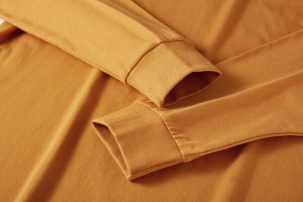 05C-230G Long-sleeved T-shirt with ribbed cuffs