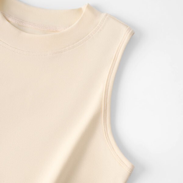 1039T-220g Round Neck Vest